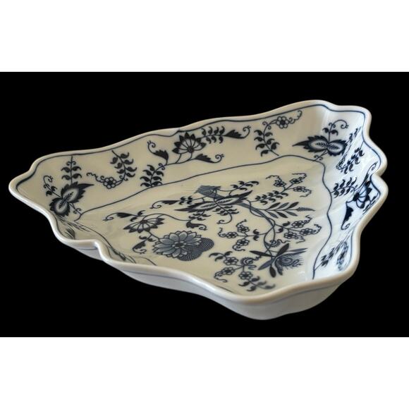 Blue Danube Blue White Onion Triangular Vegetable Bowl Vintage Floral 9" - Picture 4 of 7